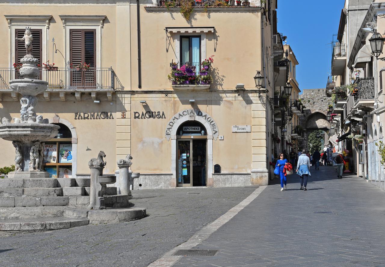 Hotel "La Pensione Svizzera" Taormina Exterior foto